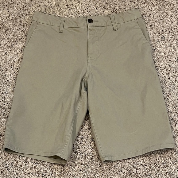 Men’s RSQ Longer Khaki Chino Shorts - Picture 1 of 8